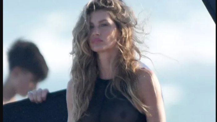 Gisele Bündchen plajda