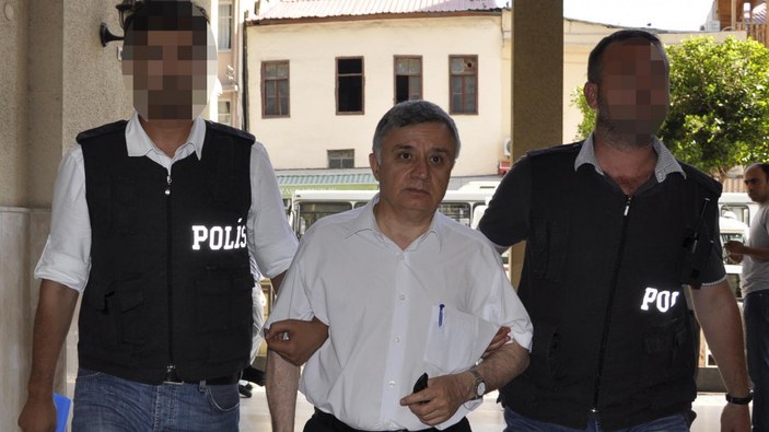 Adana'da eski rektöre 2,5 yıl hapis cezası
