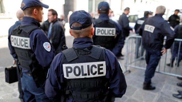 Fransa'da siyahi gencin polislerce öldürülmesi soruşturuluyor