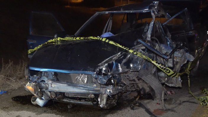 Kırıkkale'de otomobil ile kamyonet çarpıştı: 1 ölü, 3 yaralı