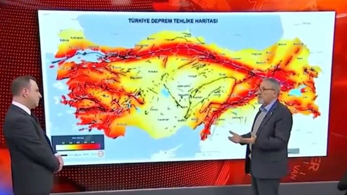 Fox TV'de 'Hükümet deprem konusunda büyük işler yaptı' diyen konuğa sunucudan itiraz