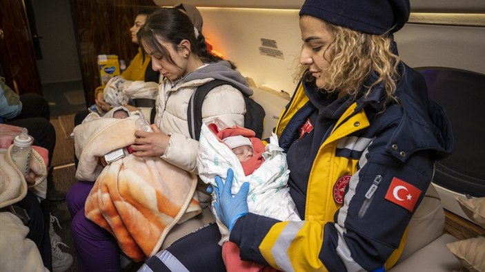 Kahramanmaraş'taki depremzede 16 bebek, Ankara'ya getirilerek koruma altına alındı