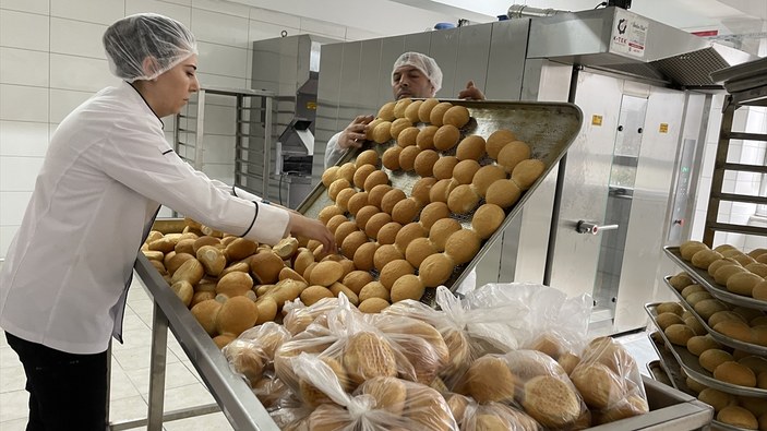 Bartın'da deprem bölgesi için günde 15 bin ekmek üretiliyor