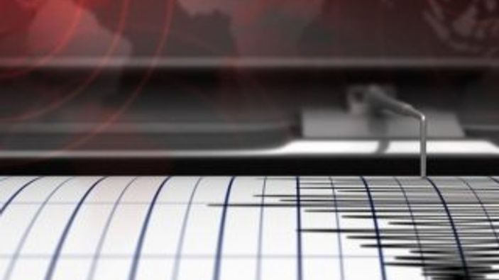 İstanbul'daki deprem sonrasında siyaset ikiye ayrıldı