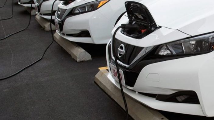 İngiltere, elektrikli araçların plakasını değiştiriyor