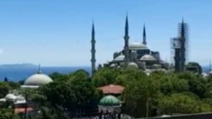 Ayasofya Camii'nin açılışında Sultanahmet Meydanı doldu