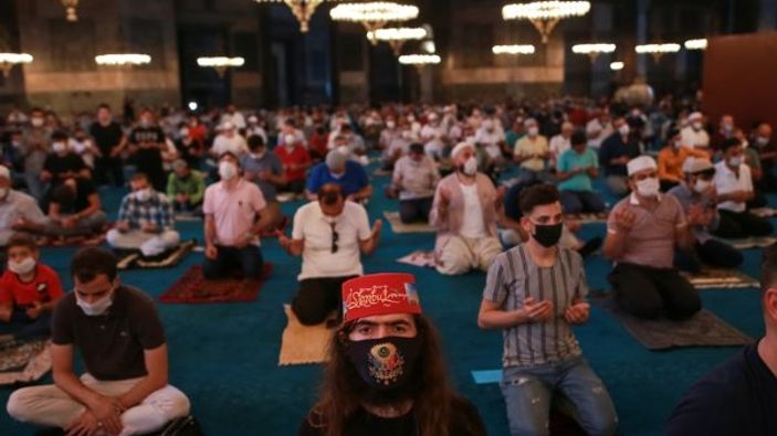Ayasofya'da ilk bayram namazı