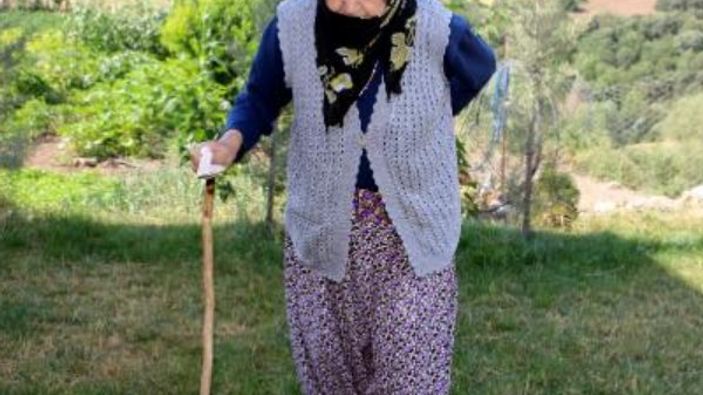 100 yaşındaki Rukkiye Nine, uzun yaşamın sırrını anlattı
