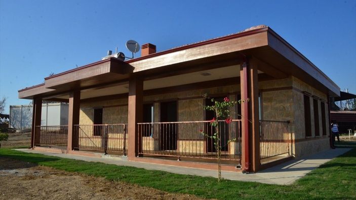 Antalya'da yangından etkilenen yaşlı çiftin evi 15 günde yapıldı