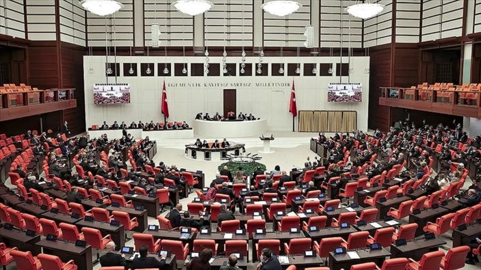 Sağlık çalışanlarının özlük haklarına ilişkin maddeler tekliften çekildi