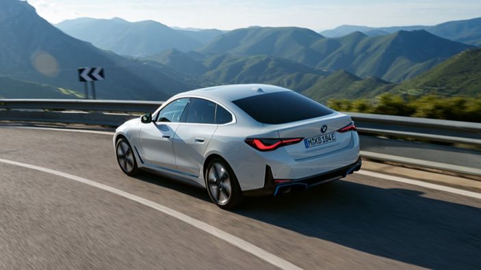 BMW i4 ve iX siparişleri şimdiden tükendi
