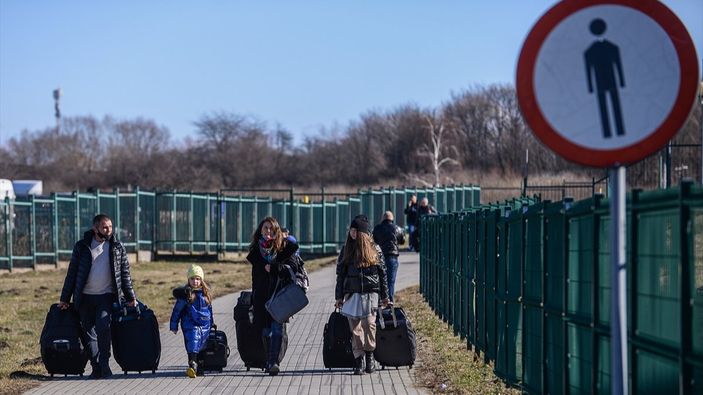 Ukraynalı siviller, Polonya’ya ulaştı