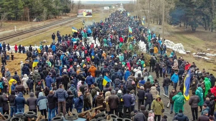 Ruslar sivil direnişin yoğun olduğu Zaporijya'ya saldırıyor