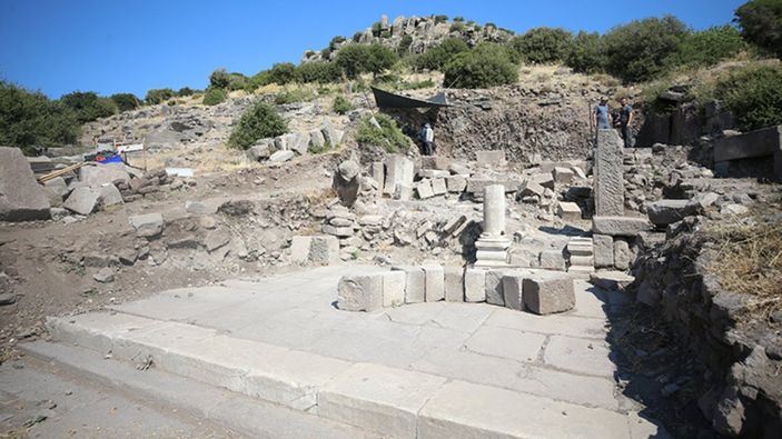 Çanakkale'deki Assos kazısında Roma çeşmesi kalıntılarına ulaşıldı