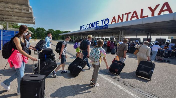 Antalya'ya gelen turistler daha uzun konaklıyor