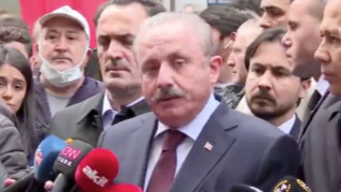 Mustafa Şentop Taksim'deki olay yerinde