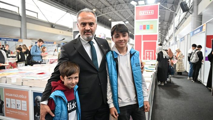 Bursa'da kitap şöleni coşkuyla başladı