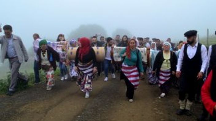 Karadeniz'de yayla göçü renkli görüntülerle başladı