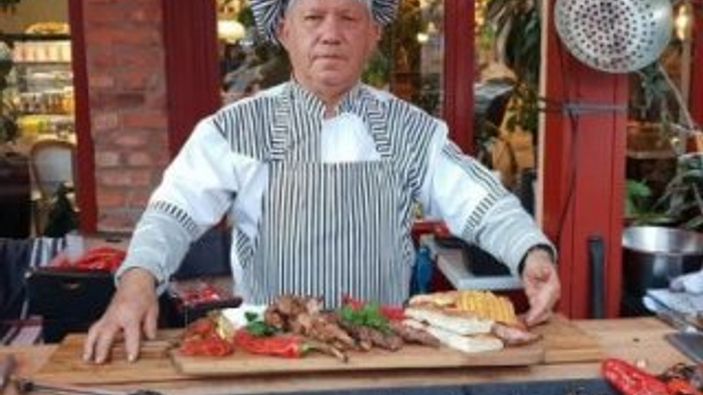 İsveç'te emekli olup köyünde pizzacı açtı