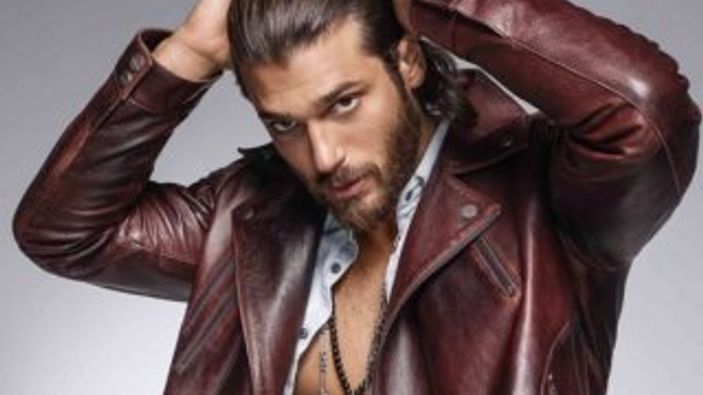 Can Yaman'a oyunculuk ödülü