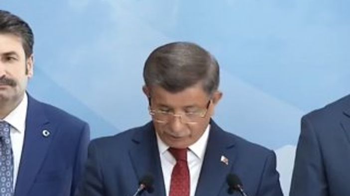 Haber kanalları Davutoğlu'nun istifasını canlı veremedi
