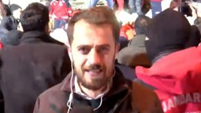 Deprem bölgesinde yerel televizyon muhabirinin zor anları