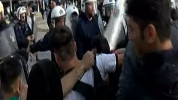 Midilli Adası'nda mülteci gerilimi