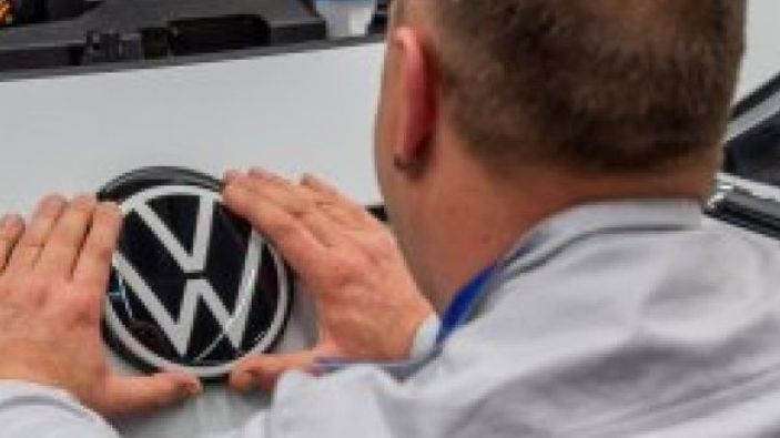 Volkswagen, Almanya'daki üretimine yeniden başladı