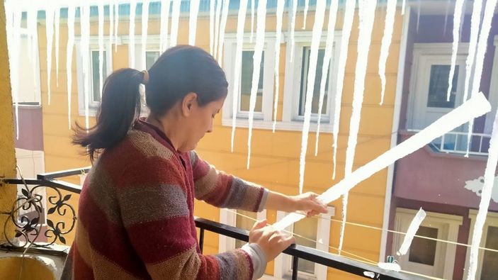Ağrı'da buz sarkıtları, 3 metre oldu