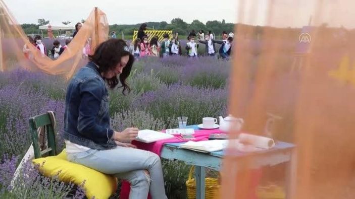 Edirneli ressamlar mor lavanta tarlalarını çizdi