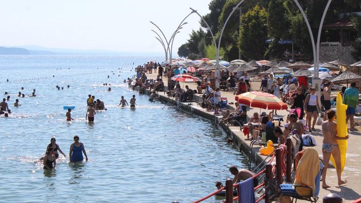 Kocaeli'de sahiller doldu