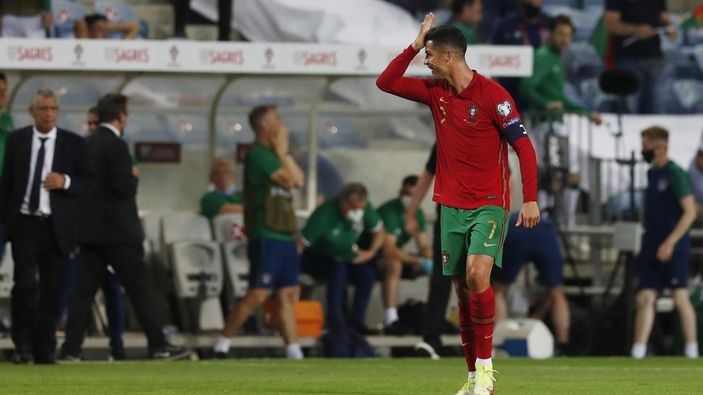 Cristiano Ronaldo milli takım formasıyla en çok gol atan futbolcu oldu