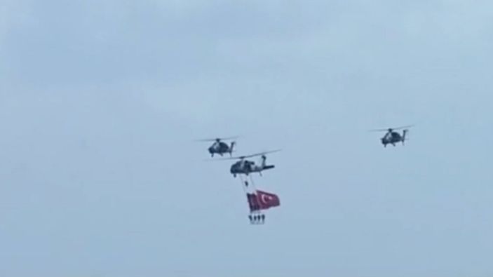 TEKNOFEST'e özel gökyüzünde gösteri