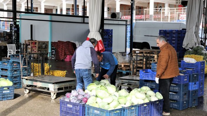 Rusya-Ukrayna savaşı Antalya halinde fiyatları yarıya düşürdü
