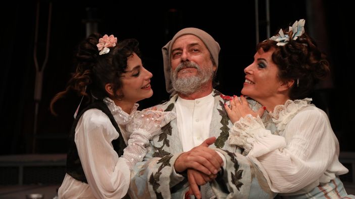 Güldürürken öğreten, öğretirken düşündüren Moliere'nın oyunu: Hastalık Hastası
