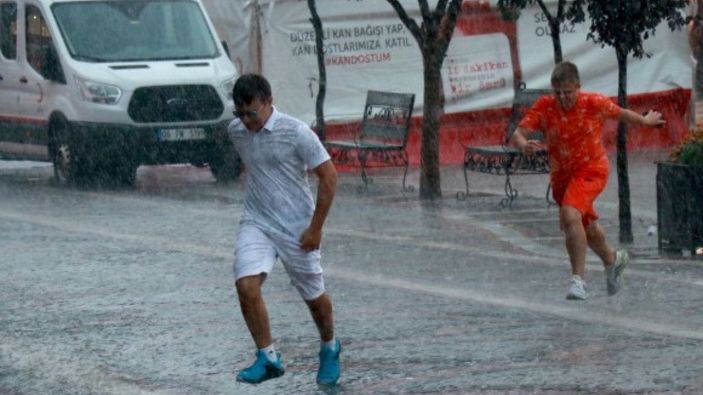 Edirne'de sağanak etkili oldu