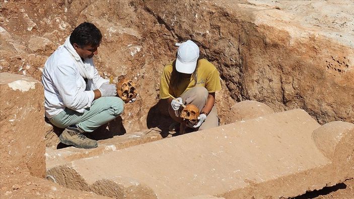 Perre Antik Kenti'ndeki kazılarda 1800 yıllık insan iskeletleri bulundu