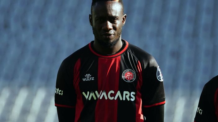 Mbaye Diagne, küllerinden doğdu