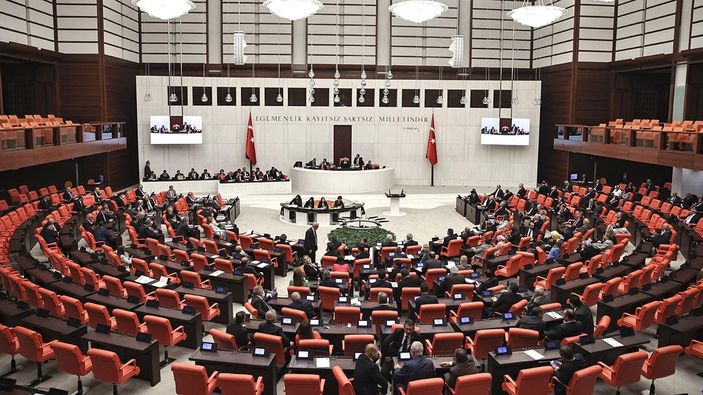 AK Parti'nin yeni YÖK kanunu Meclis'te