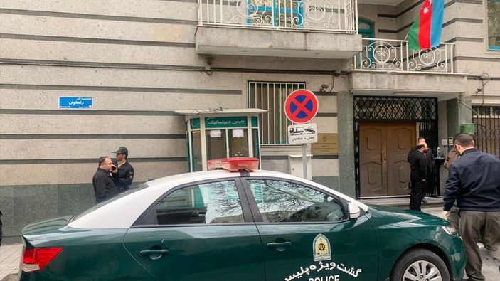 Azerbaycan'ın İran Büyükelçiliği'ne silahlı saldırı