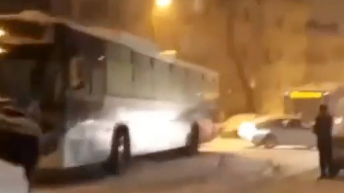 Ankara'da kar bastırdı: Vatandaş seferber oldu