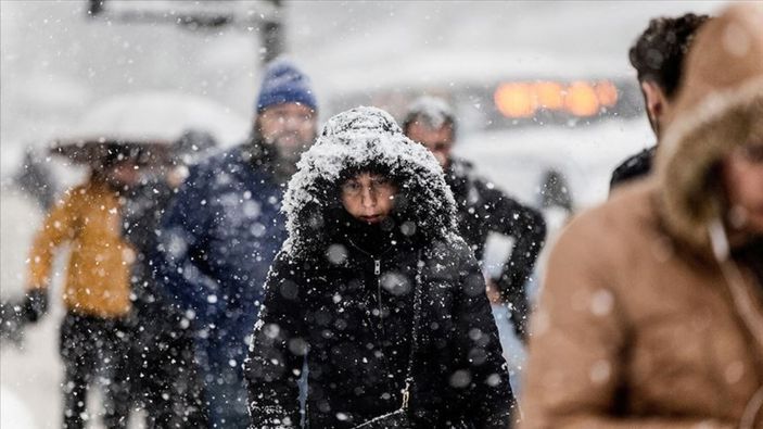 İstanbul'da kar yağışıyla birlikte lodos engeli