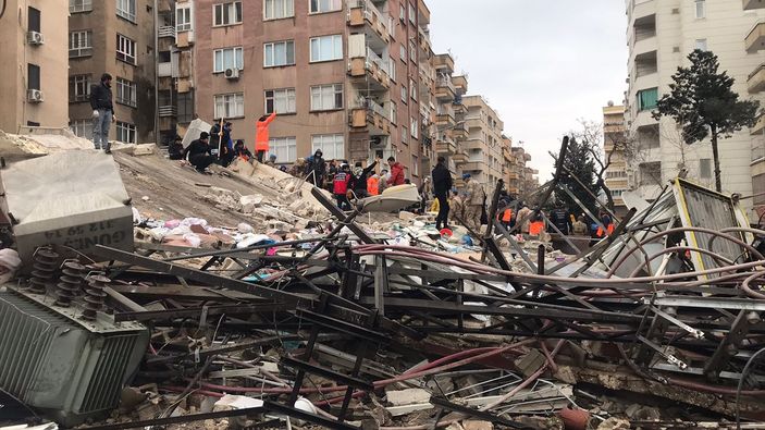 Deprem nedeniyle 5 ilde okullar tatil edildi