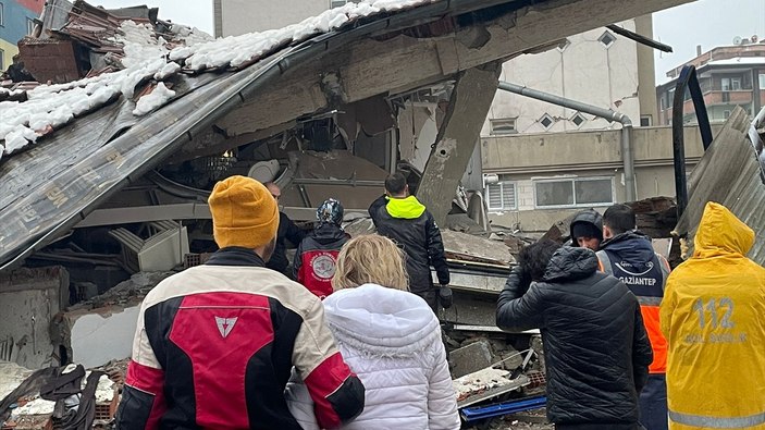 Depremin etkilediği illerde soğuk hava etkili oluyor