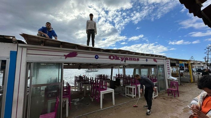 Bodrum’u fırtına vurdu, çatıları uçurdu, camları kırdı