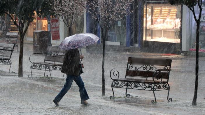 Meteoroloji alarm verdi! Kuvvetli sağanak yeniden geliyor... 23 kente sarı, 6 kente de turuncu kodlu uyarı