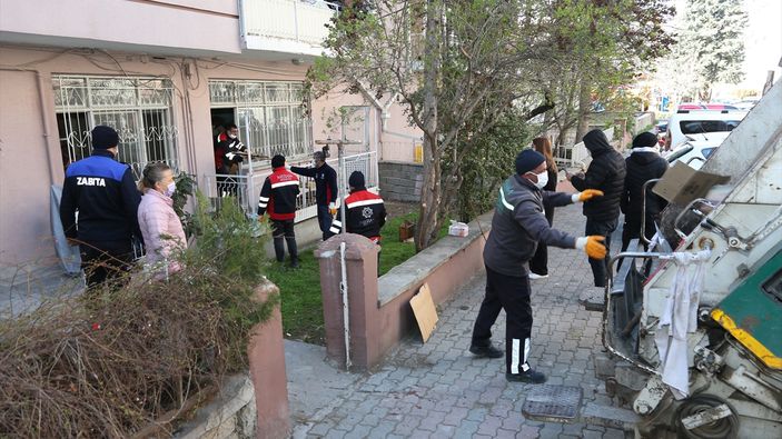 Konya'daki bir evden çıkan çöp miktarı şaşırtıcı: 5 kamyon!