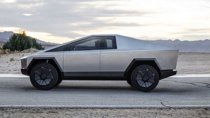 Tesla Cybertruck prototipi test edilirken görüntülendi