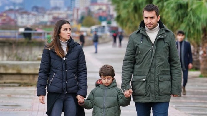 Sen Anlat Karadeniz'in Tahir'i aradığını buldu! Sevgilisi fiziğiyle sosyal medyayı salladı: "Nefes'i sollar"