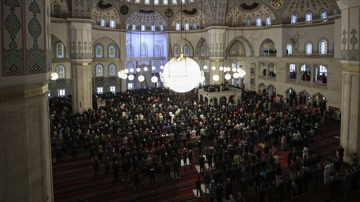 Bayram namazı saati yayınlandı! İl il bayram namazı saatleri